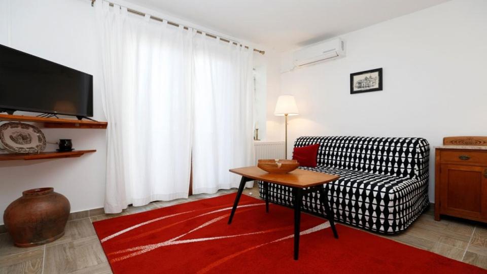 Apartment Vesna With Terrace บัชกา ภายนอก รูปภาพ