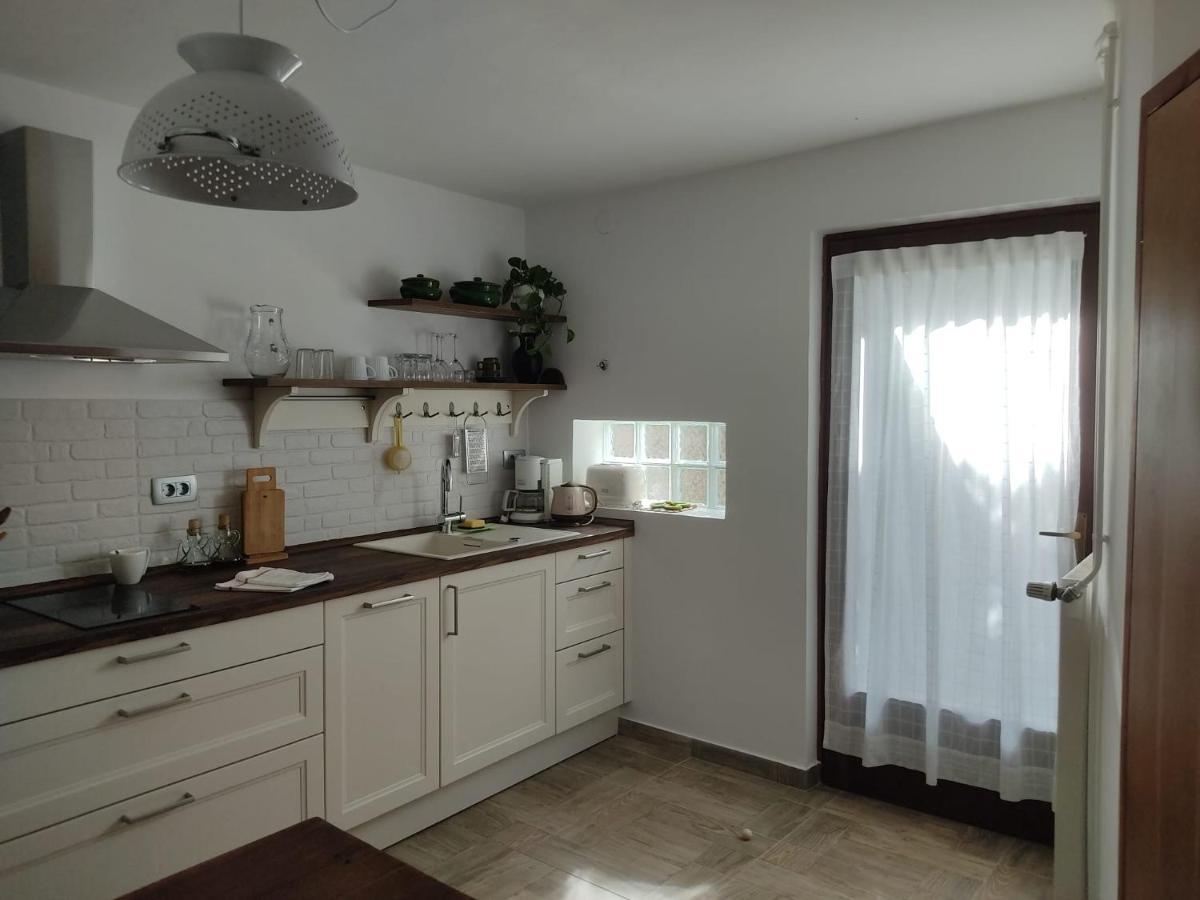 Apartment Vesna With Terrace บัชกา ภายนอก รูปภาพ